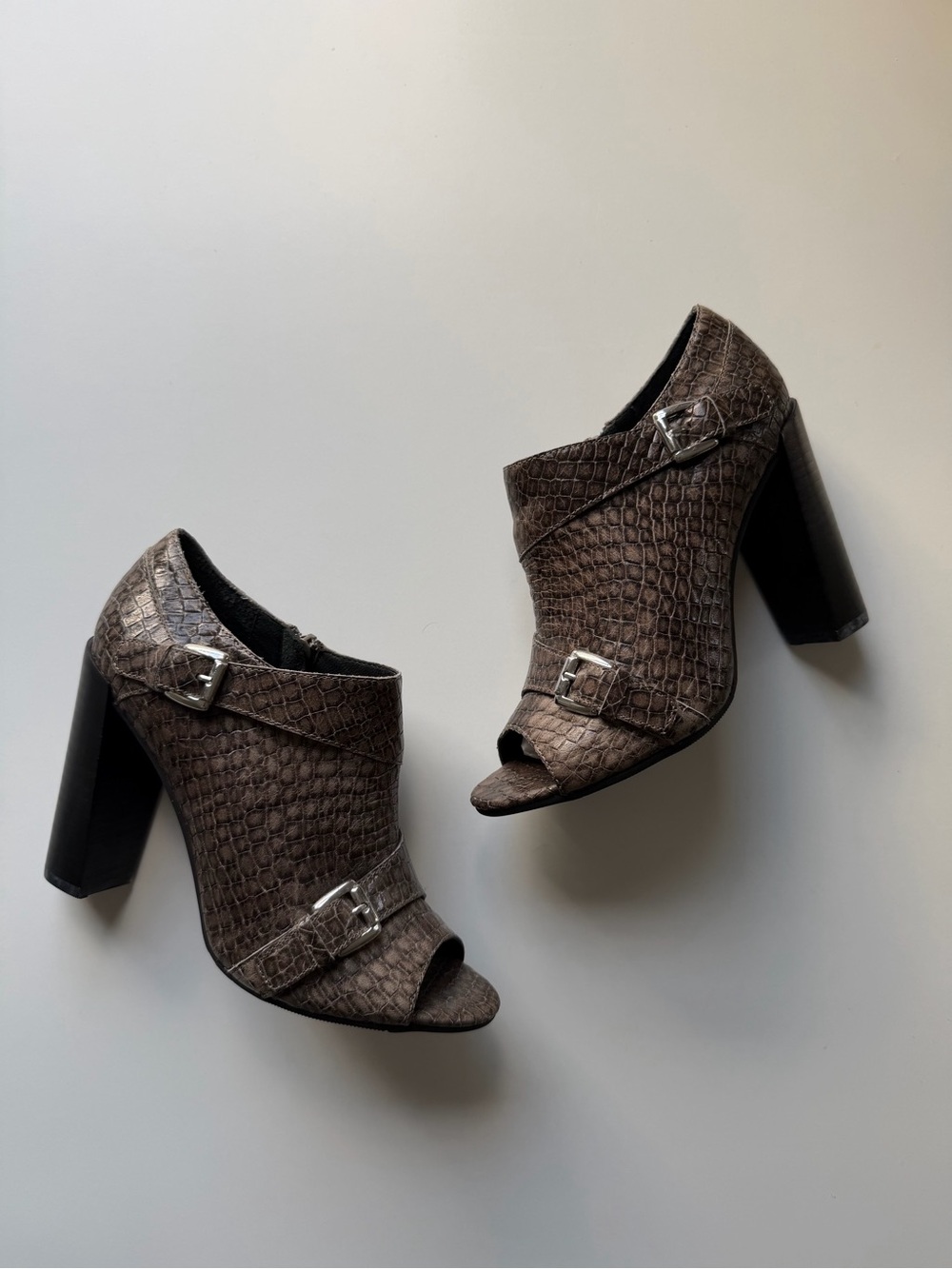 NWOT Gray Croc-Embossed Open-Toe Block Heel Mules